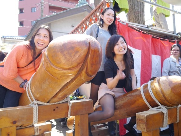 Click image for larger version

Name:	penis festival.jpg
Views:	357
Size:	164.1 KB
ID:	258